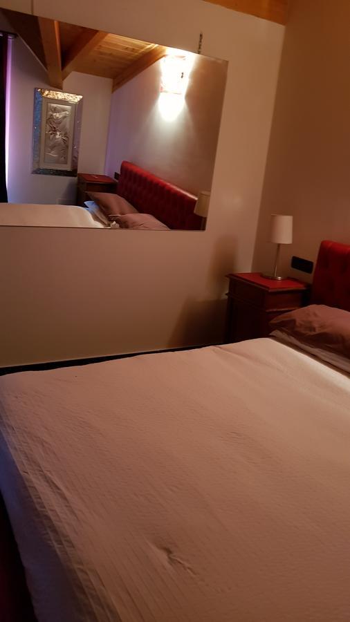 B&B Benessere La Casa Nera Breno Bagian luar foto
