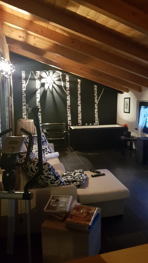 B&B Benessere La Casa Nera Breno Bagian luar foto