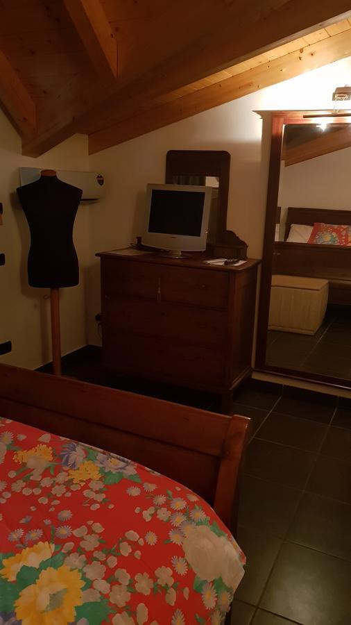 B&B Benessere La Casa Nera Breno Bagian luar foto