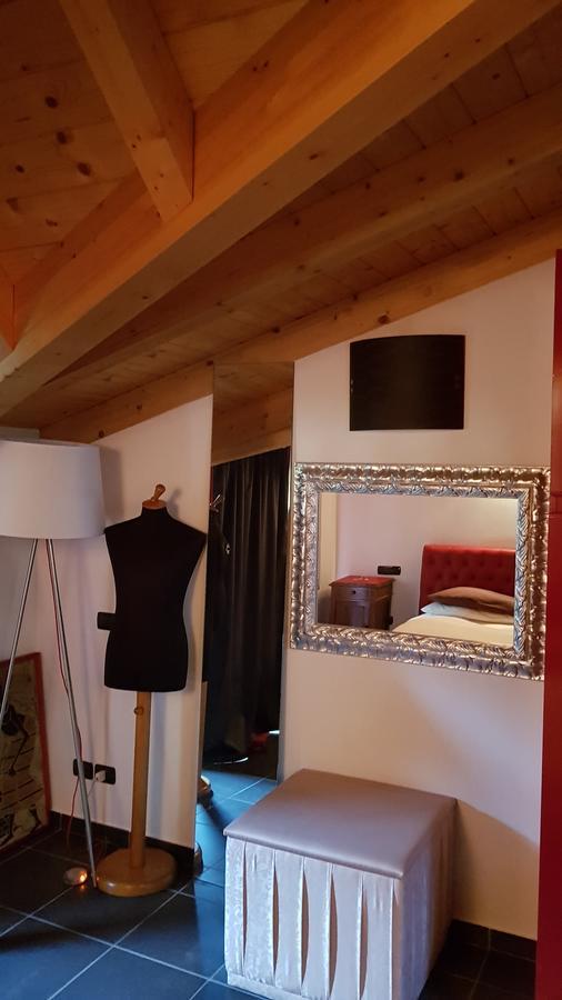 B&B Benessere La Casa Nera Breno Bagian luar foto