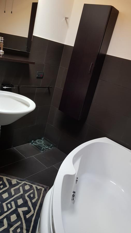B&B Benessere La Casa Nera Breno Bagian luar foto